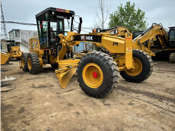 Građevinska mašina CATERPILLAR