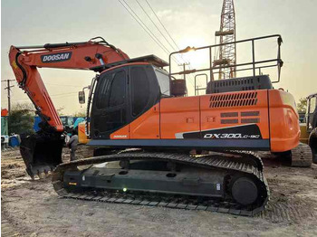 Bager guseničar DOOSAN DX300
