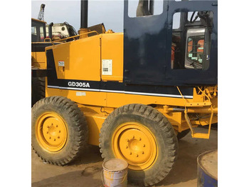 Grejder KOMATSU