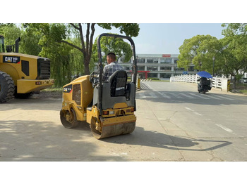 Valjak za puteve CATERPILLAR CB14B: slika 2