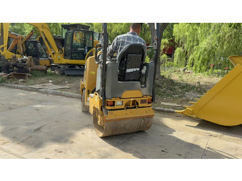 Valjak za puteve CATERPILLAR CB14B: slika 3