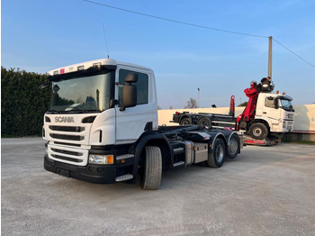 Kamion sa hidrauličnom kukom SCANIA P 410