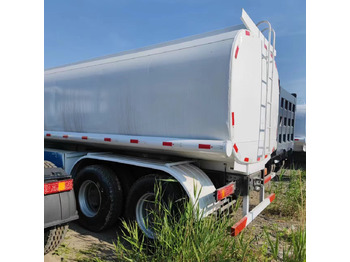 Kamion cisterna SINOTRUK HOWO