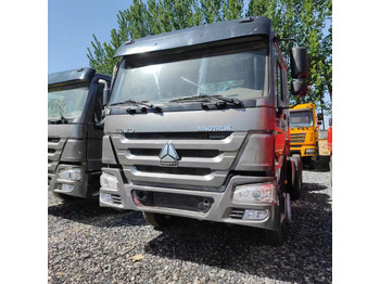 Tegljač SINOTRUK HOWO