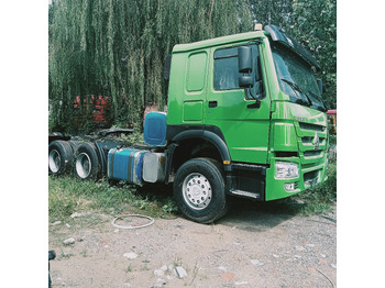 Tegljač SINOTRUK HOWO