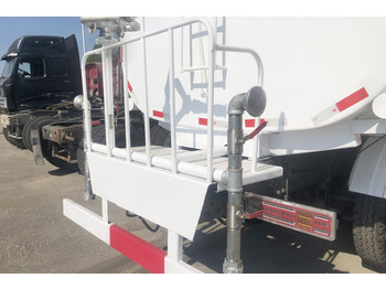 Kamion cisterna novi Howo Water Tanker Truck for Sale in Guyana: slika 4