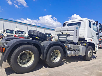 Tegljač SINOTRUK Sinotruck for sale for Sale in Malawi: slika 4