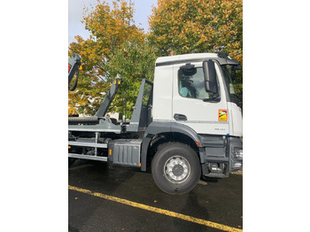 Kamion za utovaranje kontejnera MERCEDES-BENZ Actros 1835