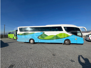 Turistički autobus
