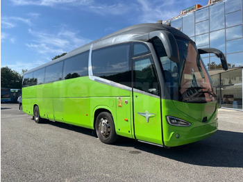 Turistički autobus