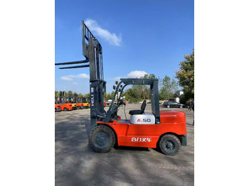 HELI k50 used diesel forklift Customizable mast clamps HELI k50 used diesel forklift Customizable mast clamps: slika 3