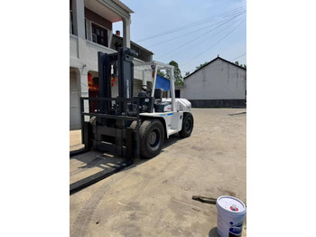 Dizel viljuškar TCM