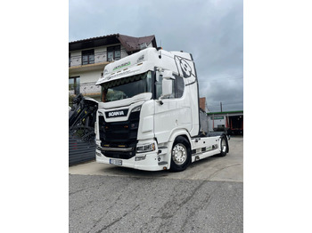 Tegljač SCANIA R 520