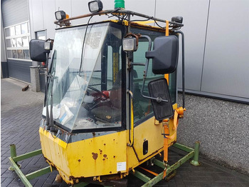 Kabina i enterijer KOMATSU