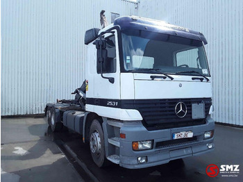 Kamion za prevoz kontejnera/ Kamion sa promenjivim sandukom MERCEDES-BENZ Actros 2531