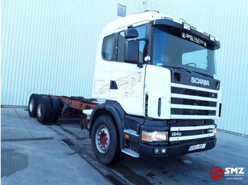 Kamion sa golom šasijom i zatvorenom kabinom SCANIA 164