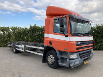 Kamion sa golom šasijom i zatvorenom kabinom DAF CF 65 180