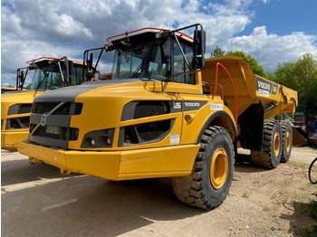 Zglobni kiper VOLVO A25G