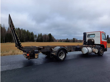 Kamion za prevoz kontejnera/ Kamion sa promenjivim sandukom Volvo FM12: slika 5