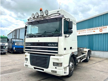 Kamion sa hidrauličnom kukom DAF XF