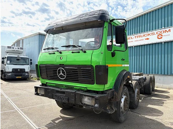 Kamion sa golom šasijom i zatvorenom kabinom MERCEDES-BENZ SK
