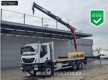 Kamion sa tovarnim sandukom IVECO Trakker