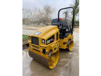 Valjak za puteve CATERPILLAR