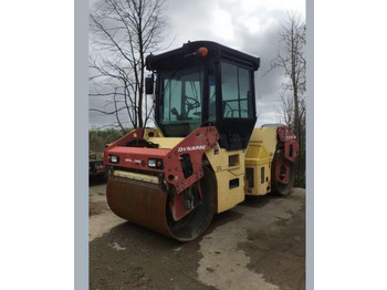 Valjak za puteve Dynapac CC224HF: slika 4