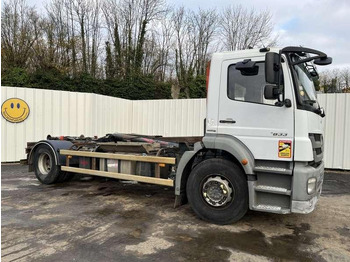 Kamion sa hidrauličnom kukom MERCEDES-BENZ Axor 1833