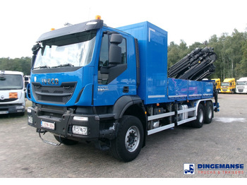 Kamion sa dizalicom IVECO