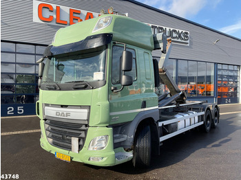 Kamion sa hidrauličnom kukom DAF CF 440