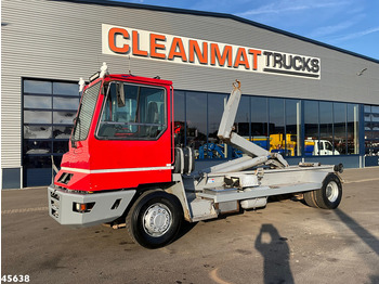 Kamion sa hidrauličnom kukom TERBERG