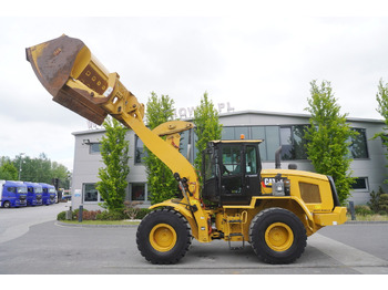 Utovarivač točkaš CATERPILLAR 930M