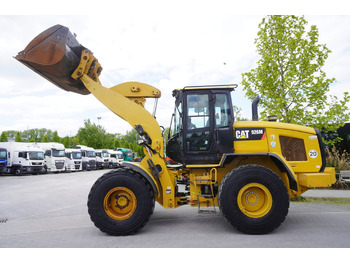 Utovarivač točkaš CATERPILLAR 930M