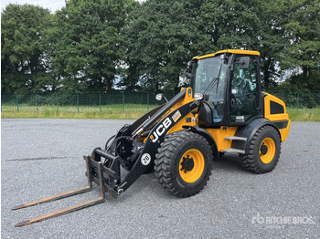 Utovarivač točkaš JCB 409