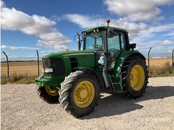 Traktor JOHN DEERE 6530