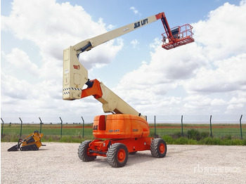 Zglobna platforma JLG