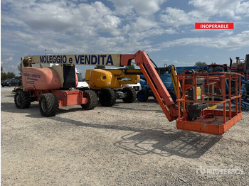 Zglobna platforma JLG