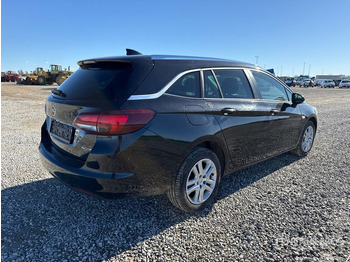 Automobil 2017 Opel Astra Sport Tourer Automobile: slika 3