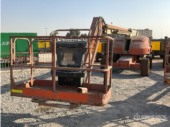 Zglobna platforma JLG