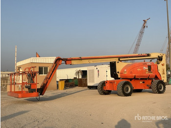 Zglobna platforma JLG