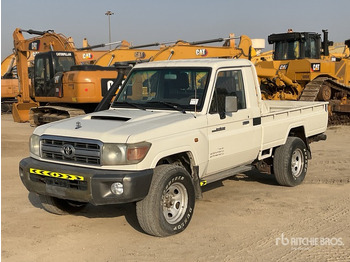 Pikap TOYOTA Land Cruiser