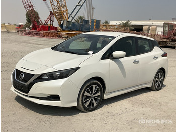 Automobil NISSAN