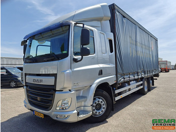 Kamion sa ceradom DAF CF 400