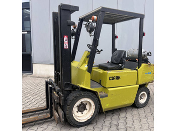 Gasni viljuškar CLARK