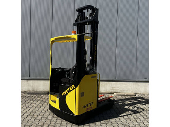 Regalni viljuškar HYSTER