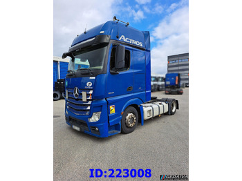 Tegljač MERCEDES-BENZ Actros 1845