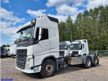 Kamion sa golom šasijom i zatvorenom kabinom VOLVO FH13 540
