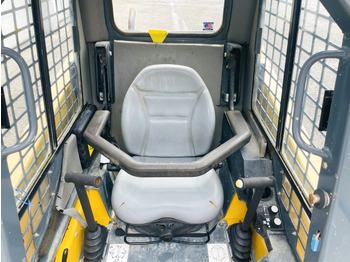 Mini utovarivač Gehl SL4240 (4035): slika 5