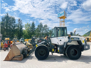 Utovarivač točkaš KOMATSU WA250